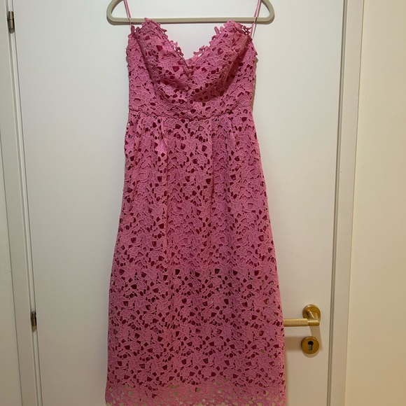 ASTR - Picture 2 of 5